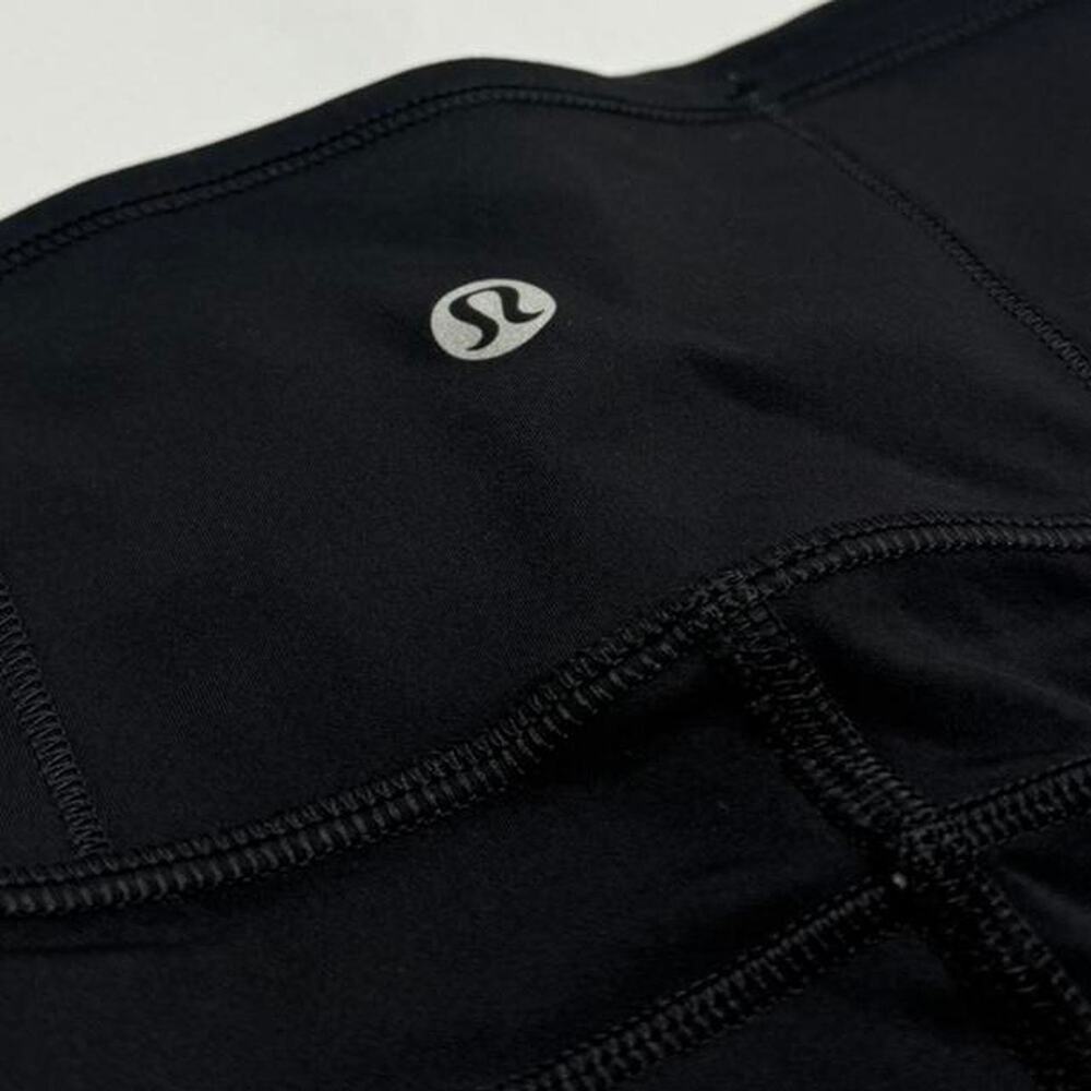 Lululemon Fast and Free Crop 23" *Mesh Black / Camo Emboss Rotated Black size 4 - Picture 3 of 7